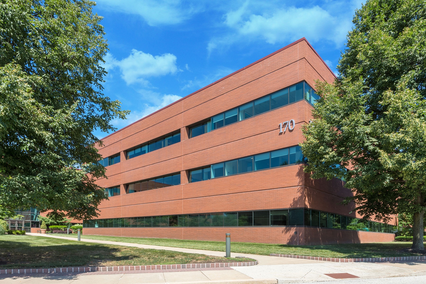 555 E Lancaster Ave, Radnor, PA for lease Primary Photo- Image 1 of 6