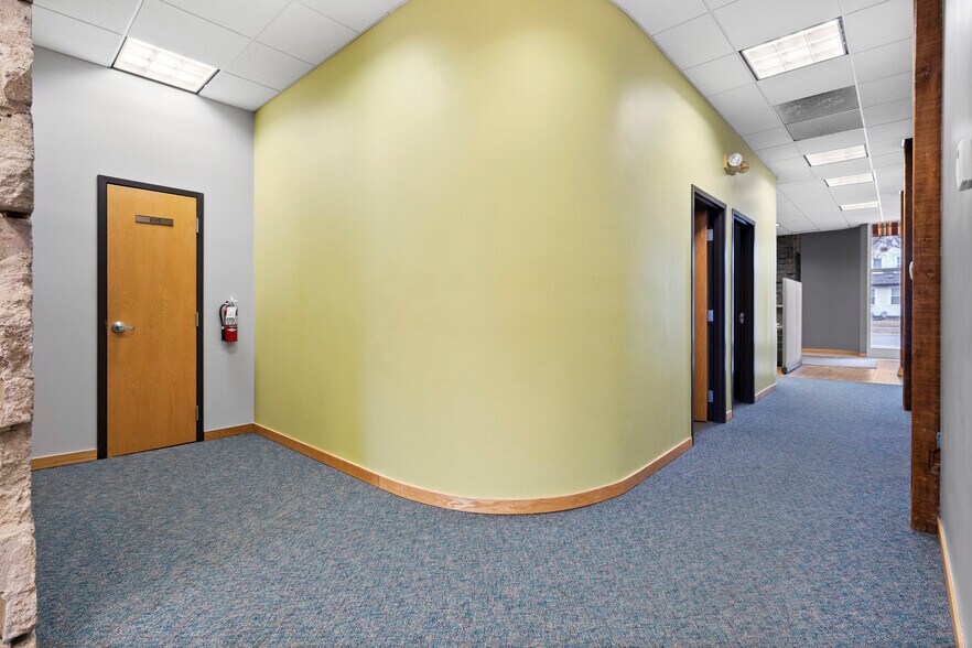 3960 Minnehaha Ave, Minneapolis, MN à louer - Photo intérieure - Image 2 de 27