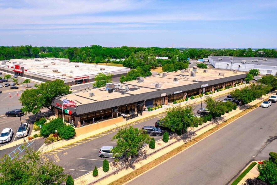 1500 Saint Georges Ave, Avenel, NJ à vendre - Photo du bâtiment - Image 1 de 9