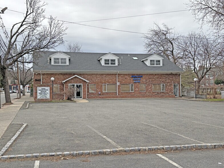 345 Main St, West Orange, NJ à vendre - Photo du bâtiment - Image 3 de 18