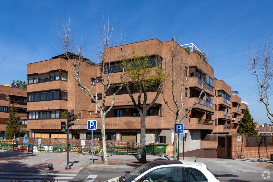 Calle París, 2, Pozuelo de Alarcón, Madrid à louer - Photo du bâtiment - Image 2 de 3