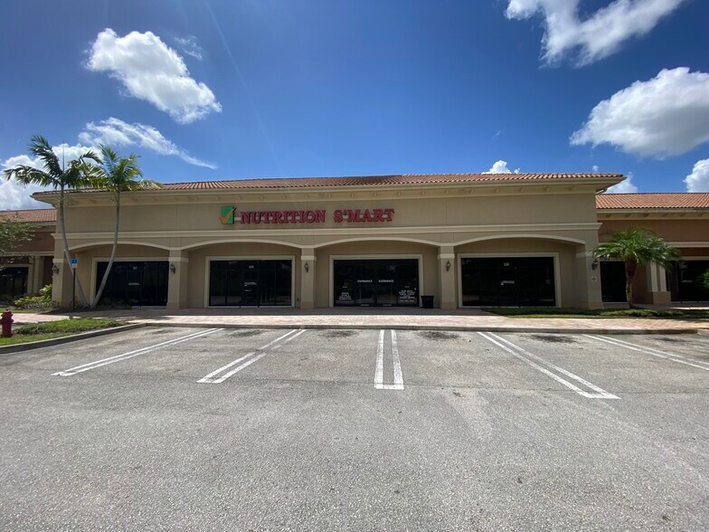 SW Port St. Lucie Blvd, Port Saint Lucie, FL à louer - Photo du bâtiment - Image 2 de 14