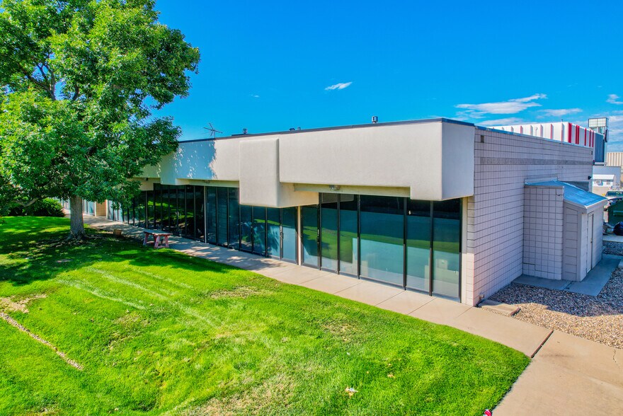 11801-11841 E 33rd Ave, Aurora, CO à louer - Photo du bâtiment - Image 3 de 3