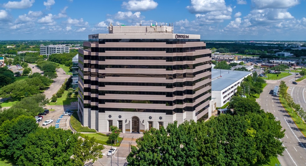 1 Sugar Creek Center Blvd, Sugar Land, TX à louer - Photo du bâtiment - Image 1 de 2