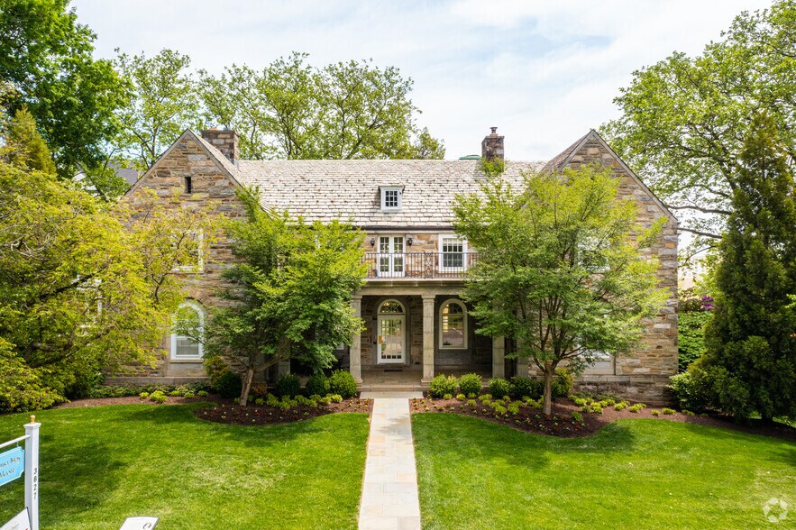 3827 West Chester Pike, Newtown Square, PA à louer - Photo du bâtiment - Image 2 de 4