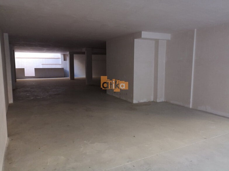 Retail in València for lease - Building Photo - Image 2 of 9