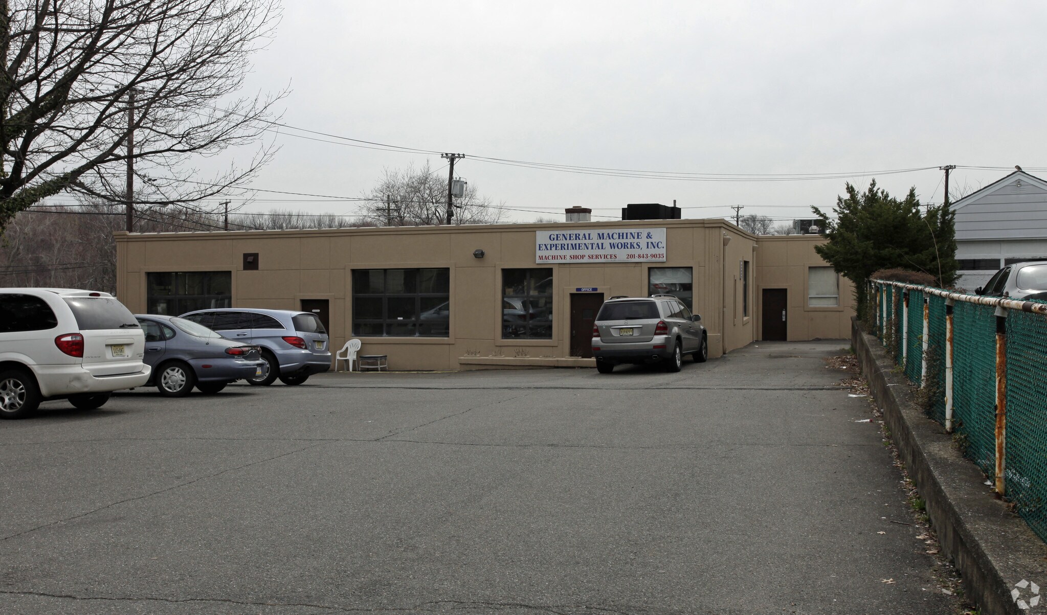 117-121 Gertrude Ave, Paramus, NJ for lease Primary Photo- Image 1 of 4