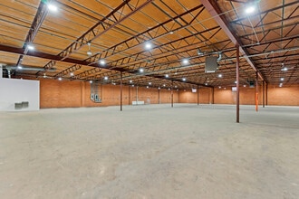 1350-1390 N Colorado St, San Antonio, TX for lease Building Photo- Image 1 of 6