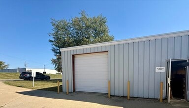 1805 Industrial Park Dr, Normal, IL for lease Interior Photo- Image 1 of 4