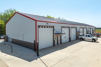 More details for 308 W State Highway 152, Mustang, OK - Flex for Sale