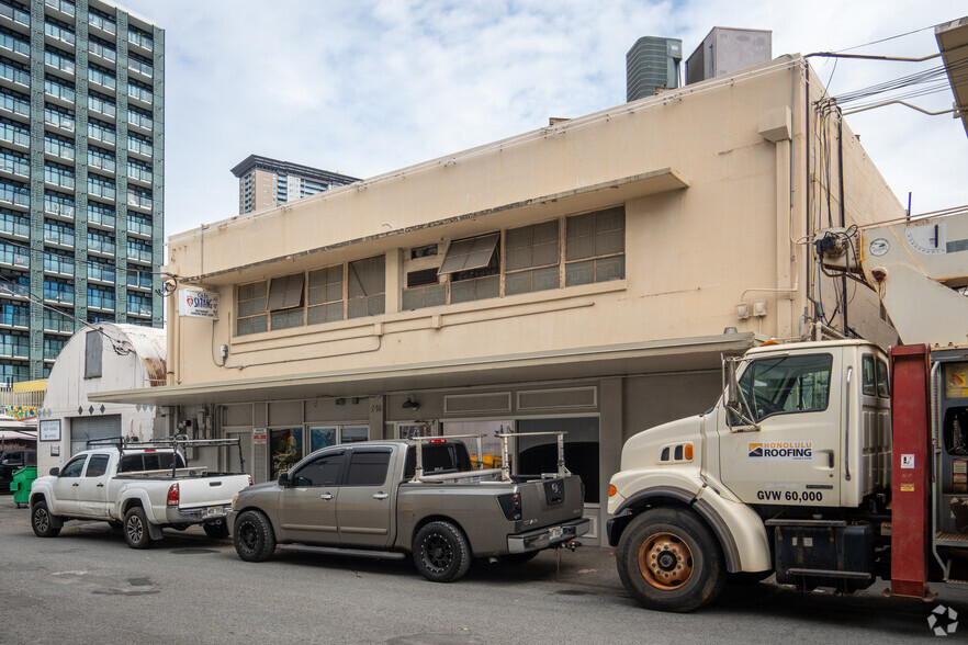 746 Ilaniwai St, Honolulu, HI à louer - Photo du bâtiment - Image 1 de 7