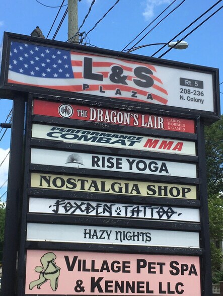 208 N Colony Rd, Wallingford, CT à louer - Photo du bâtiment - Image 2 de 5