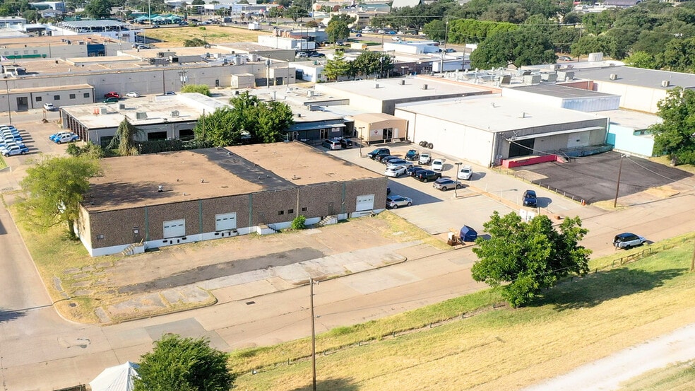 2901-2905 Shamrock Ave, Fort Worth, TX for sale - Building Photo - Image 2 of 3