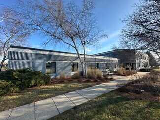 More details for W140N9572 Fountain Blvd, Menomonee Falls, WI - Flex for Sale