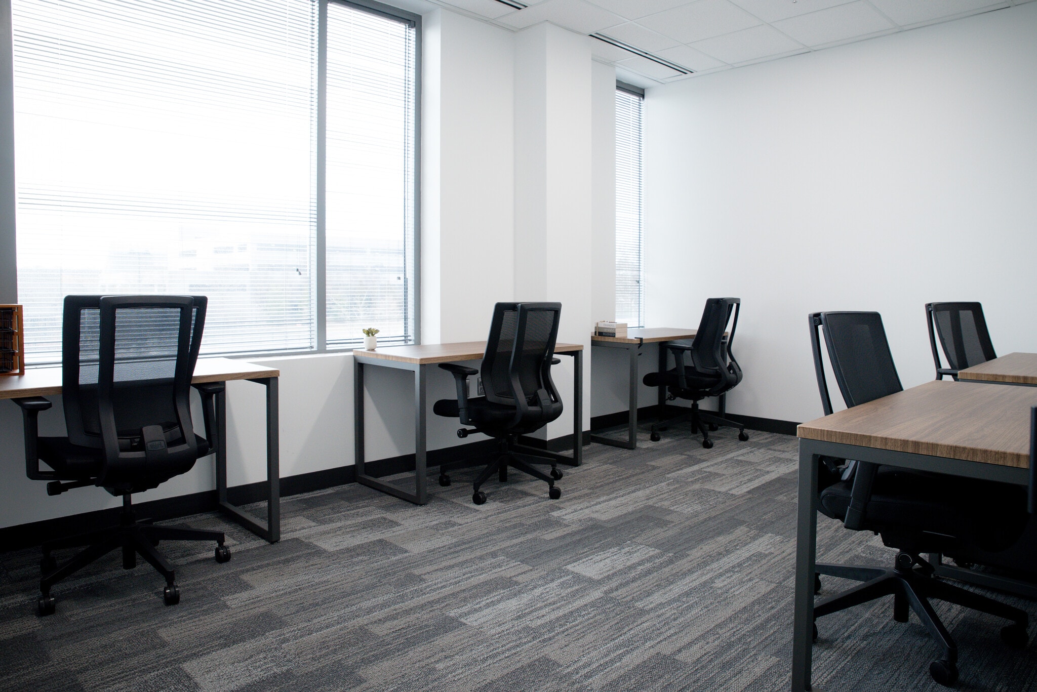 5825 University Research Ct, College Park, MD à louer Photo intérieure- Image 1 de 1