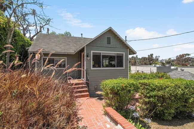 More details for 2142 Baxter St, Los Angeles, CA - Multifamily for Sale