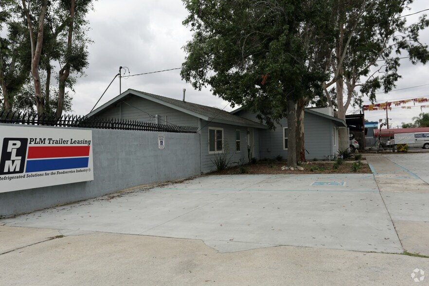 18183 Valley Blvd, Bloomington, CA à vendre - Photo du bâtiment - Image 3 de 5
