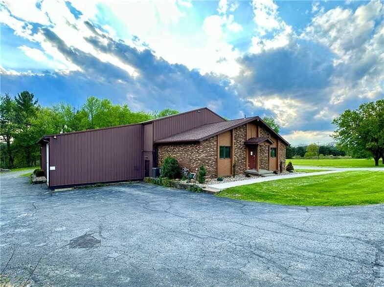 20 Henderson Ln, West Middlesex, PA for sale - Building Photo - Image 3 of 20