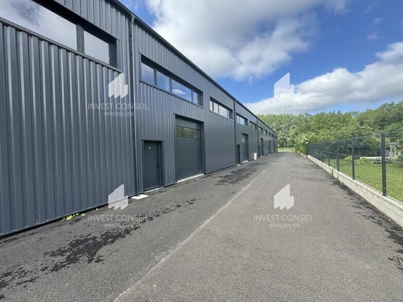 74 Rue Des Hayettes, Bernes-sur-Oise à louer - Photo du bâtiment - Image 1 de 6