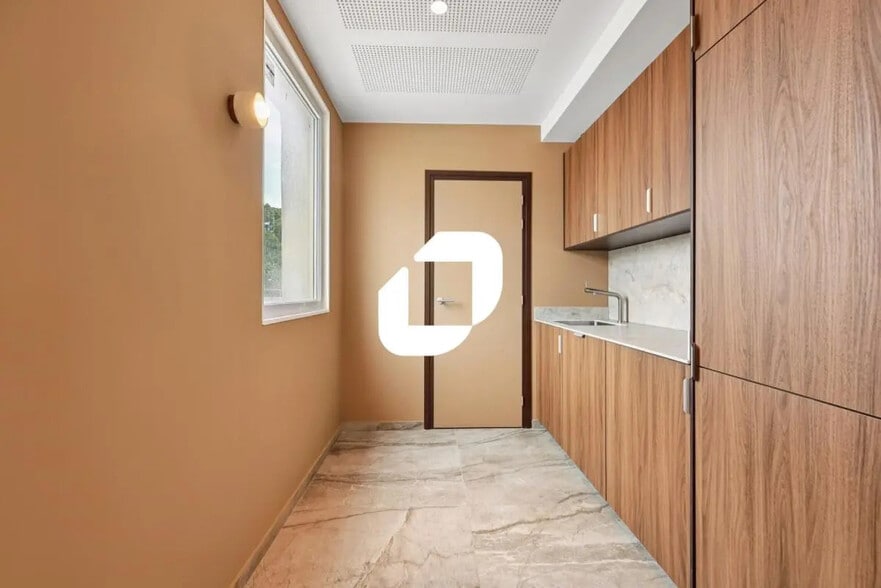 Office in Saint-Maur-des-Fossés for lease - Building Photo - Image 2 of 14