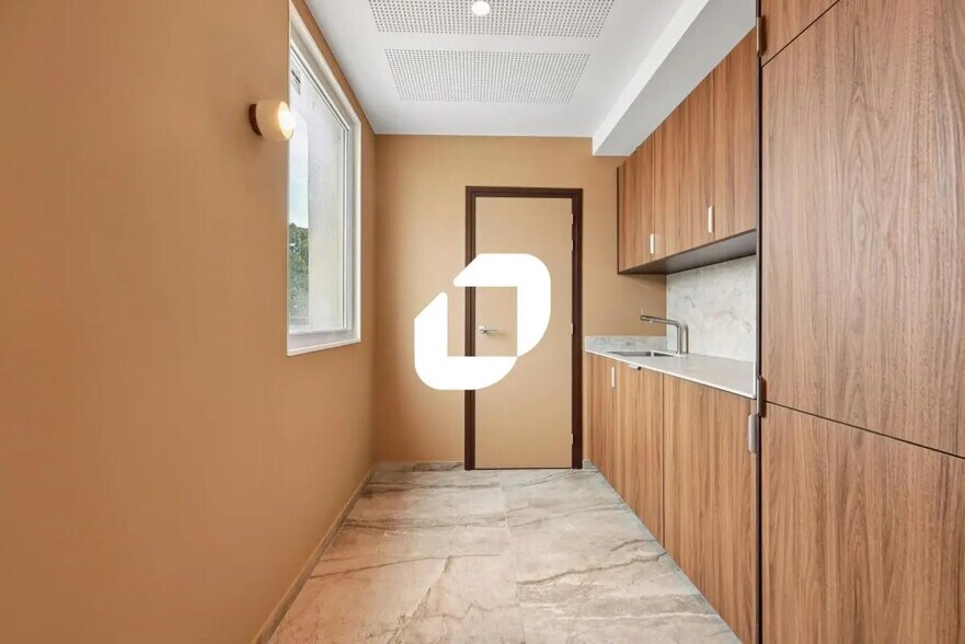 Bureau dans Saint-Maur-des-Fossés à louer - Photo du bâtiment - Image 2 de 14