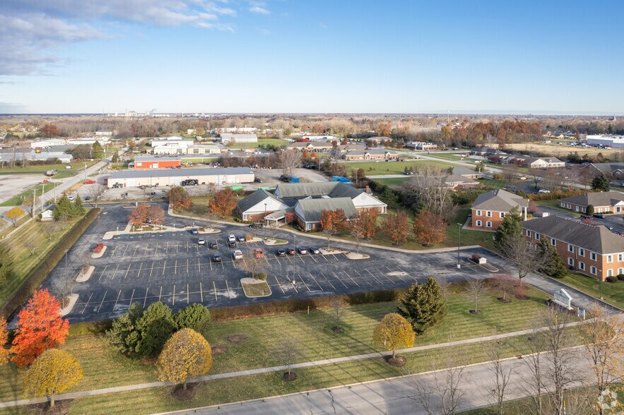 1090 W South Boundary St, Perrysburg, OH for lease - Aerial - Image 2 of 6