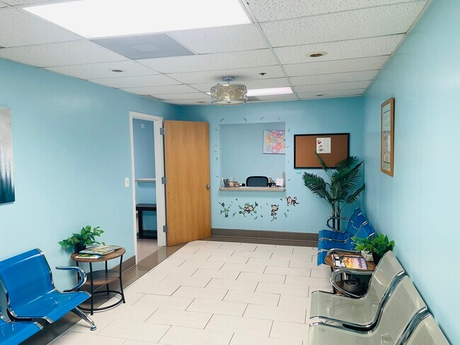 Plus de détails pour 1830 Town Center Dr, Reston, VA - Bureau à vendre