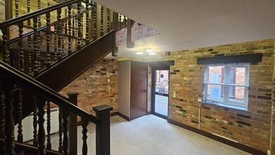6-7 Meadow Row, Buckingham for lease Interior Photo- Image 1 of 7