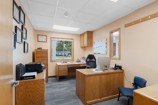 2861 S Ridge Rd, Green Bay, WI for sale - Interior Photo - Image 3 of 6