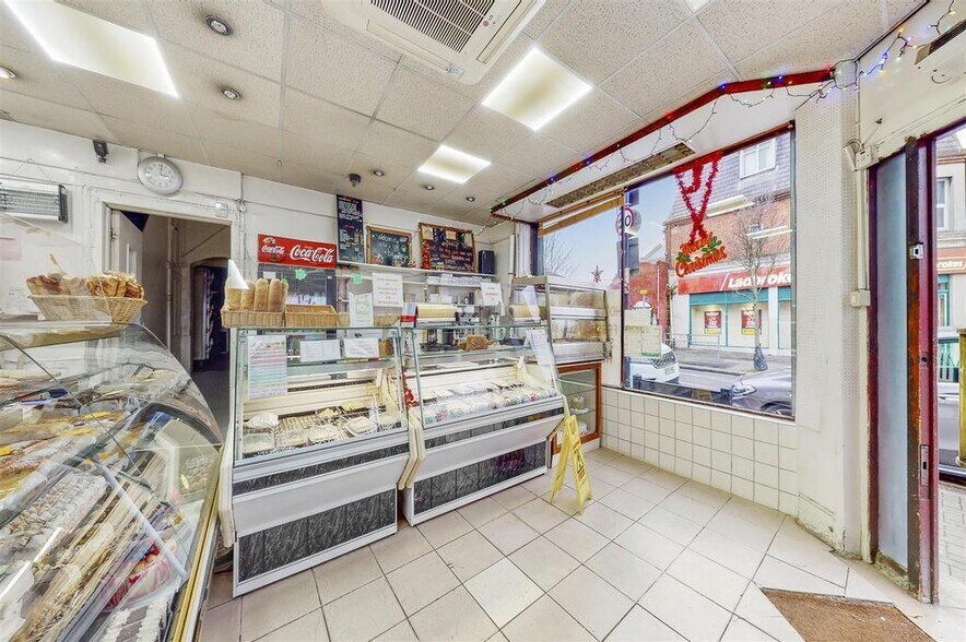 269 High Rd, Londres à louer - Photo intérieure - Image 2 de 18