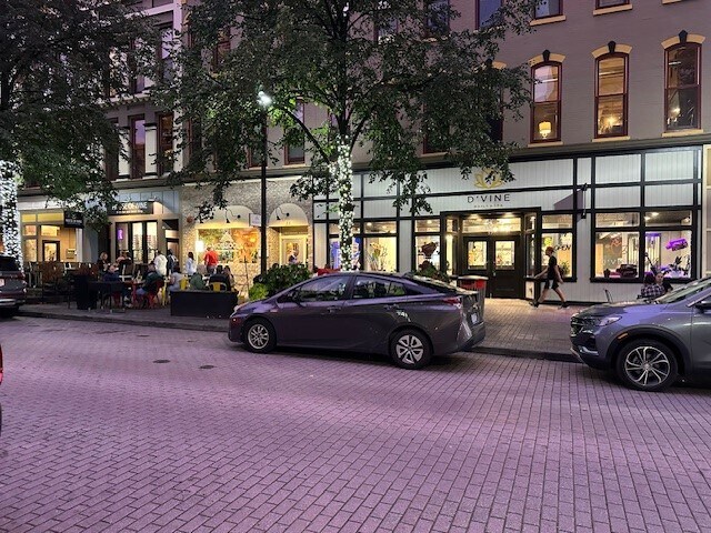 53 Monroe Center St NW, Grand Rapids, MI à louer - Photo du bâtiment - Image 2 de 9