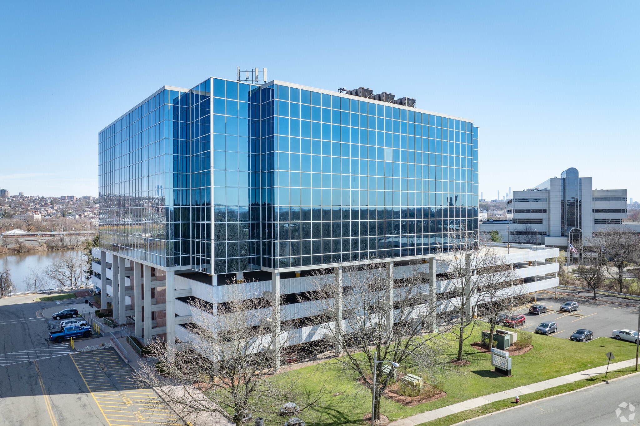 65 Challenger Rd, Ridgefield Park, NJ for lease Primary Photo- Image 1 of 9