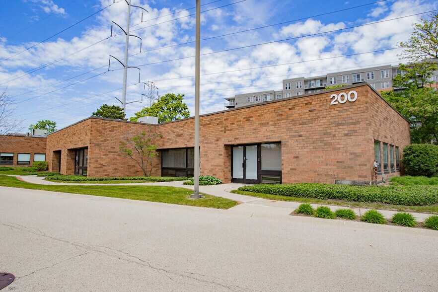 450 Skokie Blvd, Northbrook, IL for sale - Building Photo - Image 2 of 4