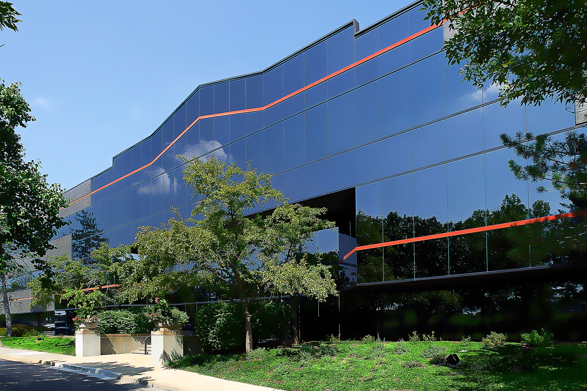 12977 N 40 Dr, Creve Coeur, MO à louer Photo du bâtiment- Image 1 de 16