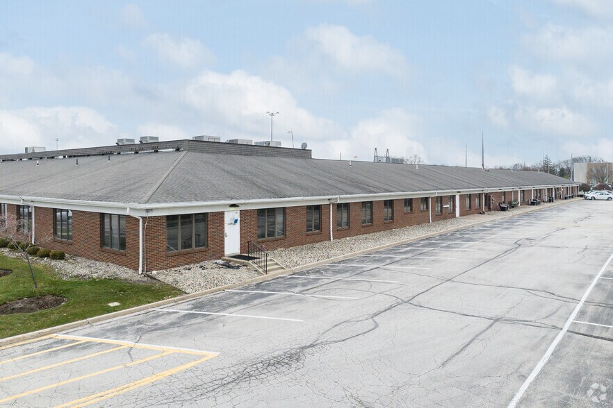 1050 Isaac Streets Dr, Oregon, OH à vendre - Photo du bâtiment - Image 3 de 5