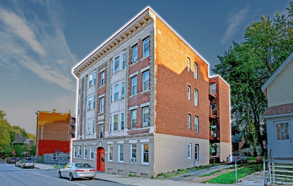 948 Dwight St, Holyoke, MA à vendre Photo du bâtiment- Image 1 de 10