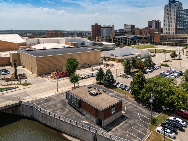 307 E Center St, Rochester, MN à vendre - Photo du bâtiment - Image 3 de 60