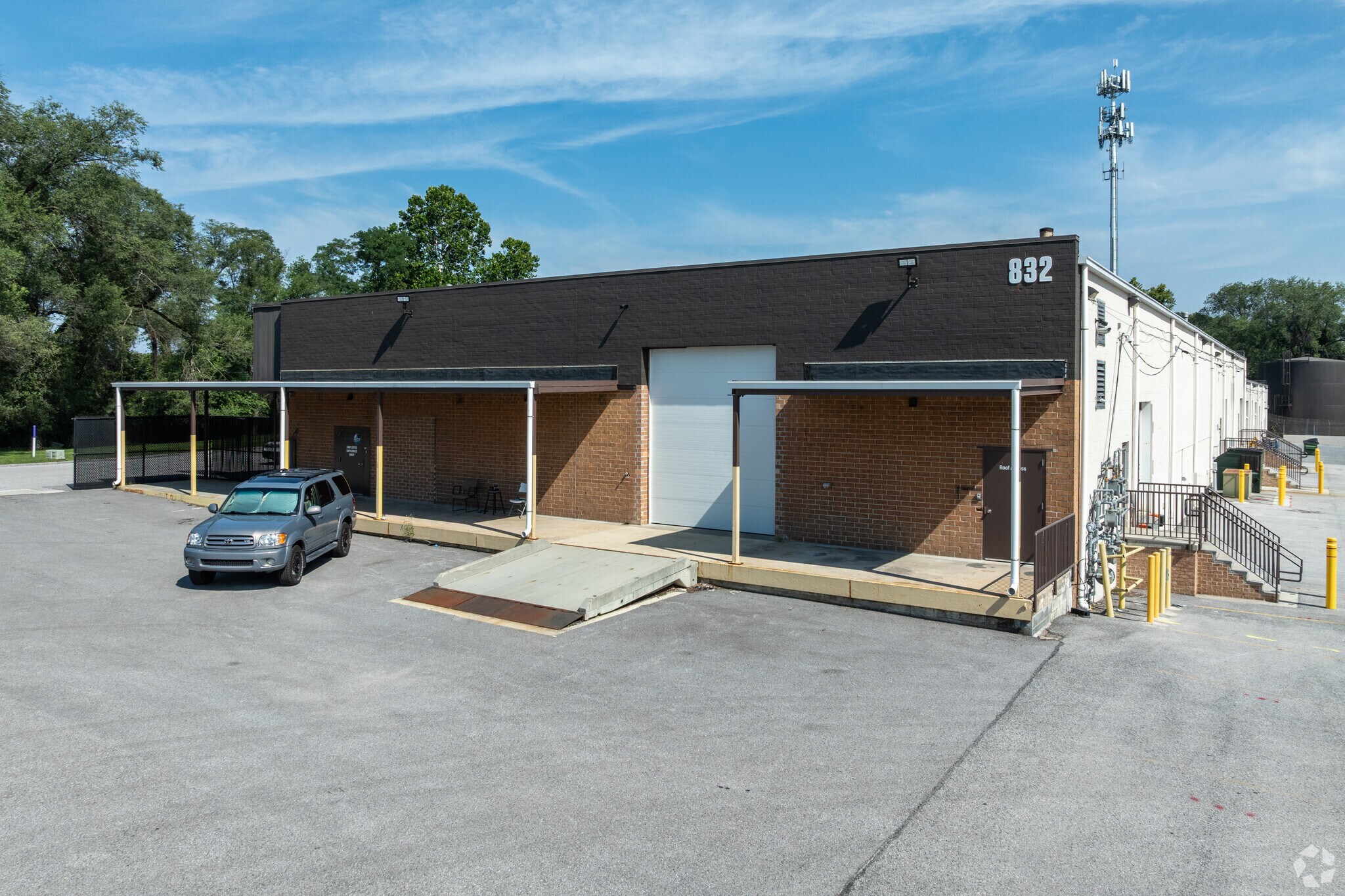 821 Oregon Ave, Linthicum, MD à louer Photo principale- Image 1 de 2