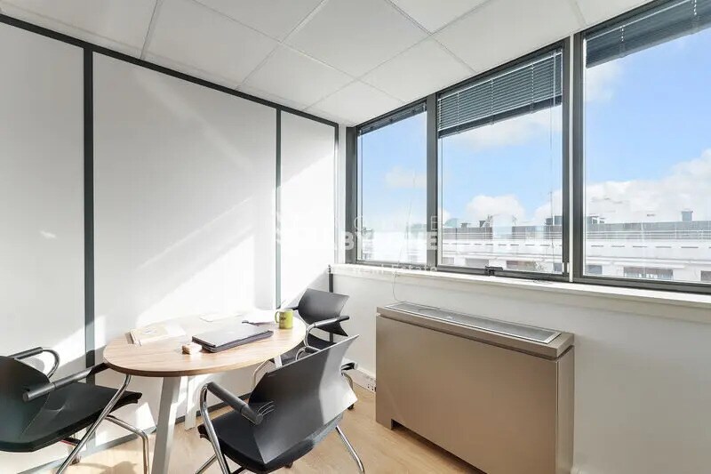 Office in Boulogne-Billancourt for lease - Interior Photo - Image 2 of 13