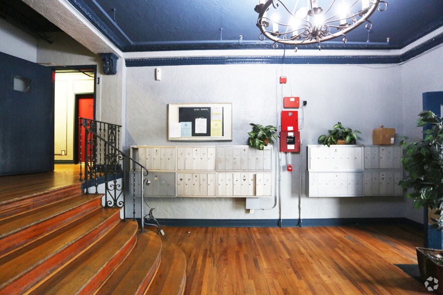 500 S Westmoreland Ave, Los Angeles, CA for sale - Interior Photo - Image 2 of 20