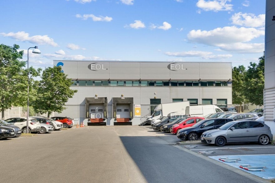 Industrial in Ivry-sur-Seine for lease - Building Photo - Image 1 of 2