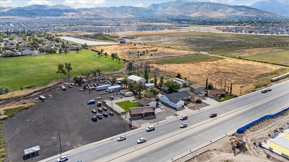 4177 W 13400 S, Riverton, UT à vendre - Photo du bâtiment - Image 2 de 13
