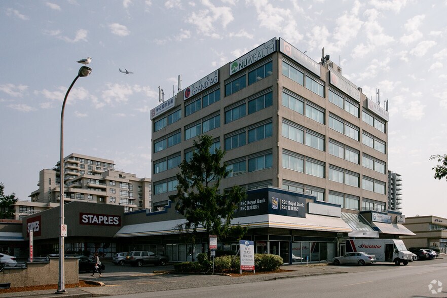 8111-8211 Akroyd Rd, Richmond, BC à louer - Photo du bâtiment - Image 2 de 16