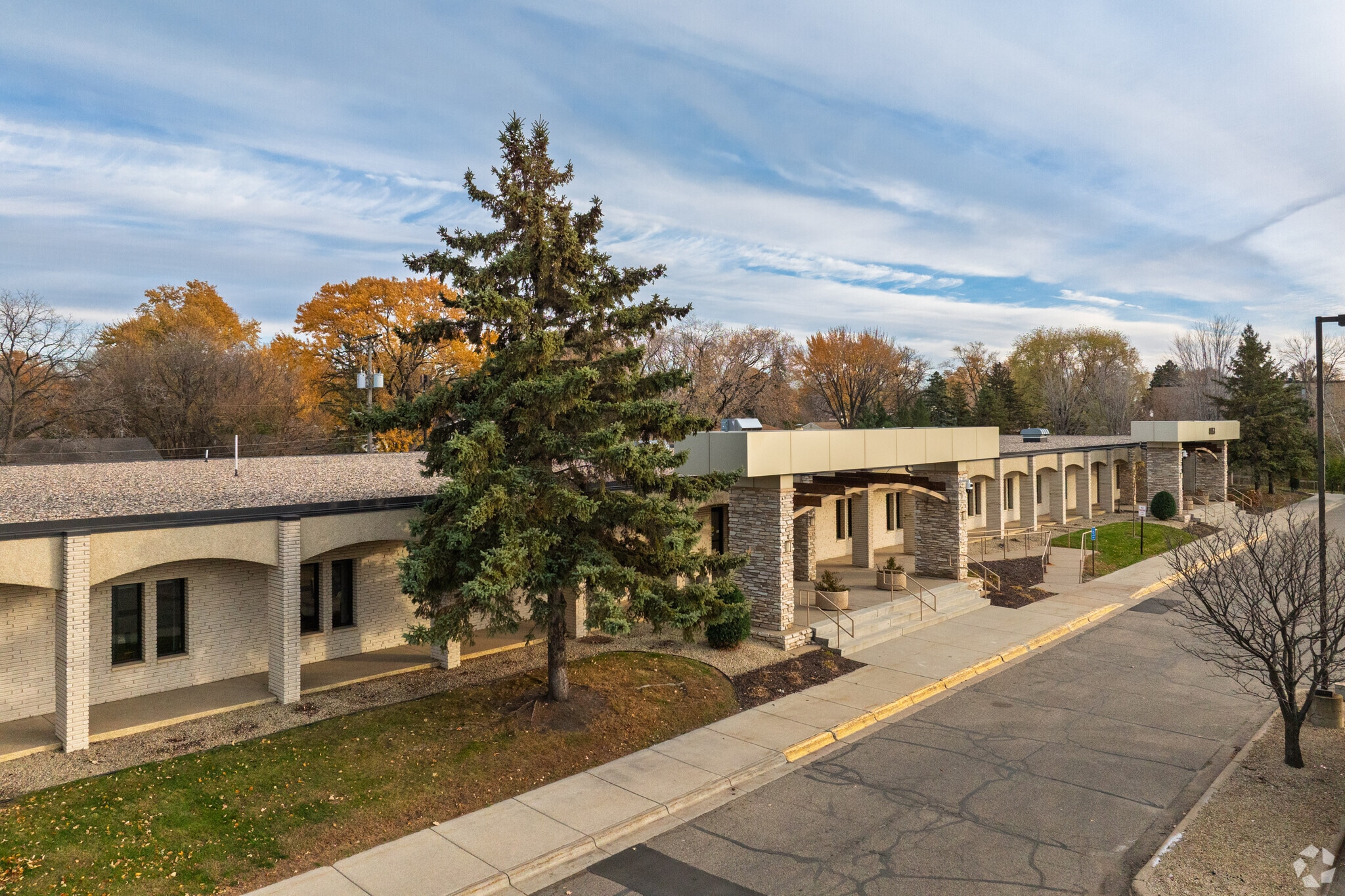 8053 E Bloomington Fwy, Bloomington, MN for sale Primary Photo- Image 1 of 5
