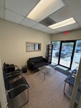 2075 N Powerline Rd, Pompano Beach, FL à louer Photo intérieure- Image 2 de 14