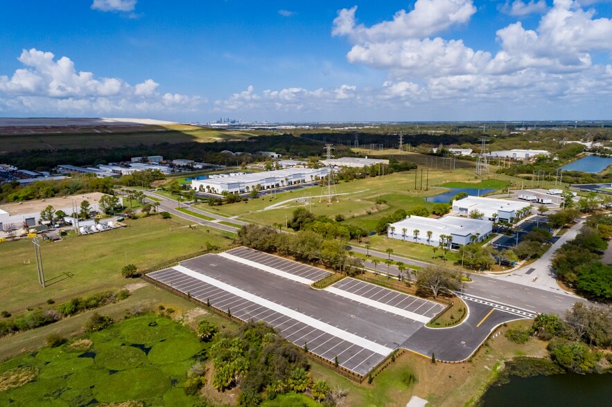 8067 Eagle Palm Dr, Riverview, FL à louer - Photo du bâtiment - Image 2 de 2