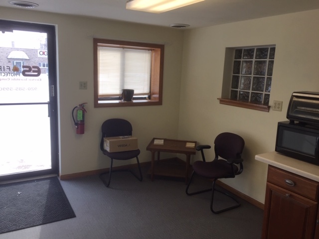 730 W Glendale Ave, Appleton, WI for lease - Interior Photo - Image 2 of 6