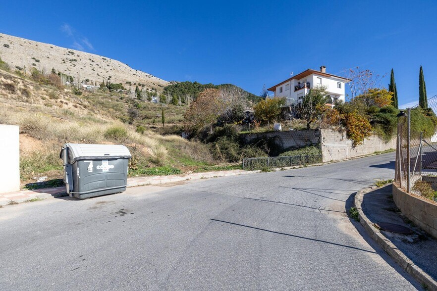 Avenida Príncipe Felipe, 2, Alfacar, Granada à vendre - Photo du bâtiment - Image 3 de 15