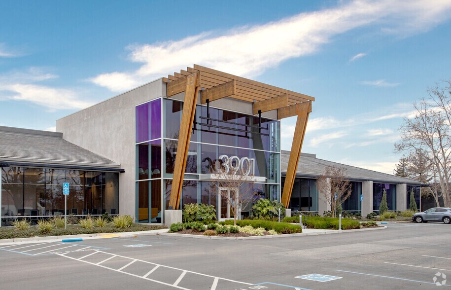 3901 N 1st St, San Jose, CA à louer - Photo du bâtiment - Image 1 de 5