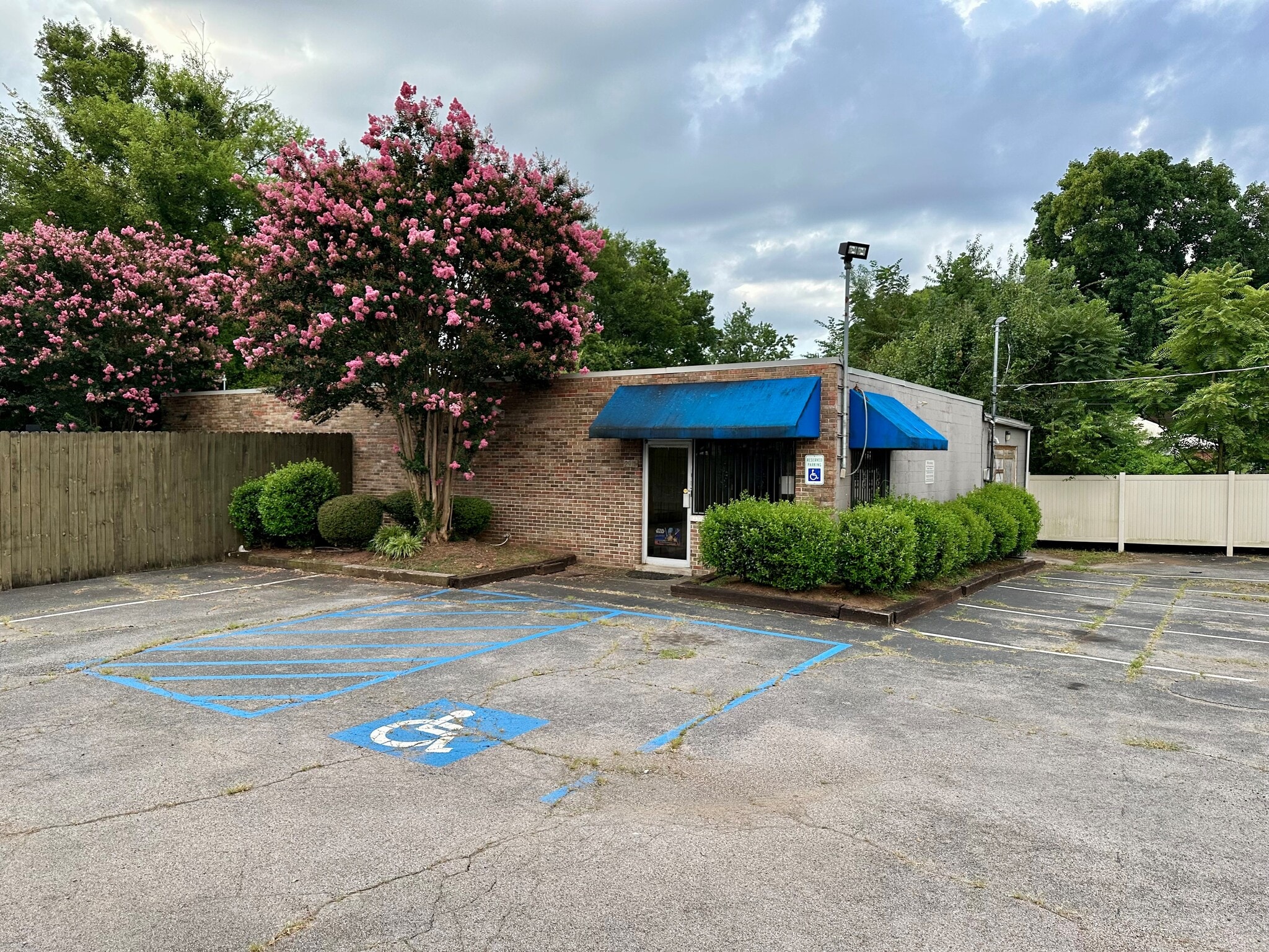 2913 Governors Dr, Huntsville, AL for lease Building Photo- Image 1 of 22